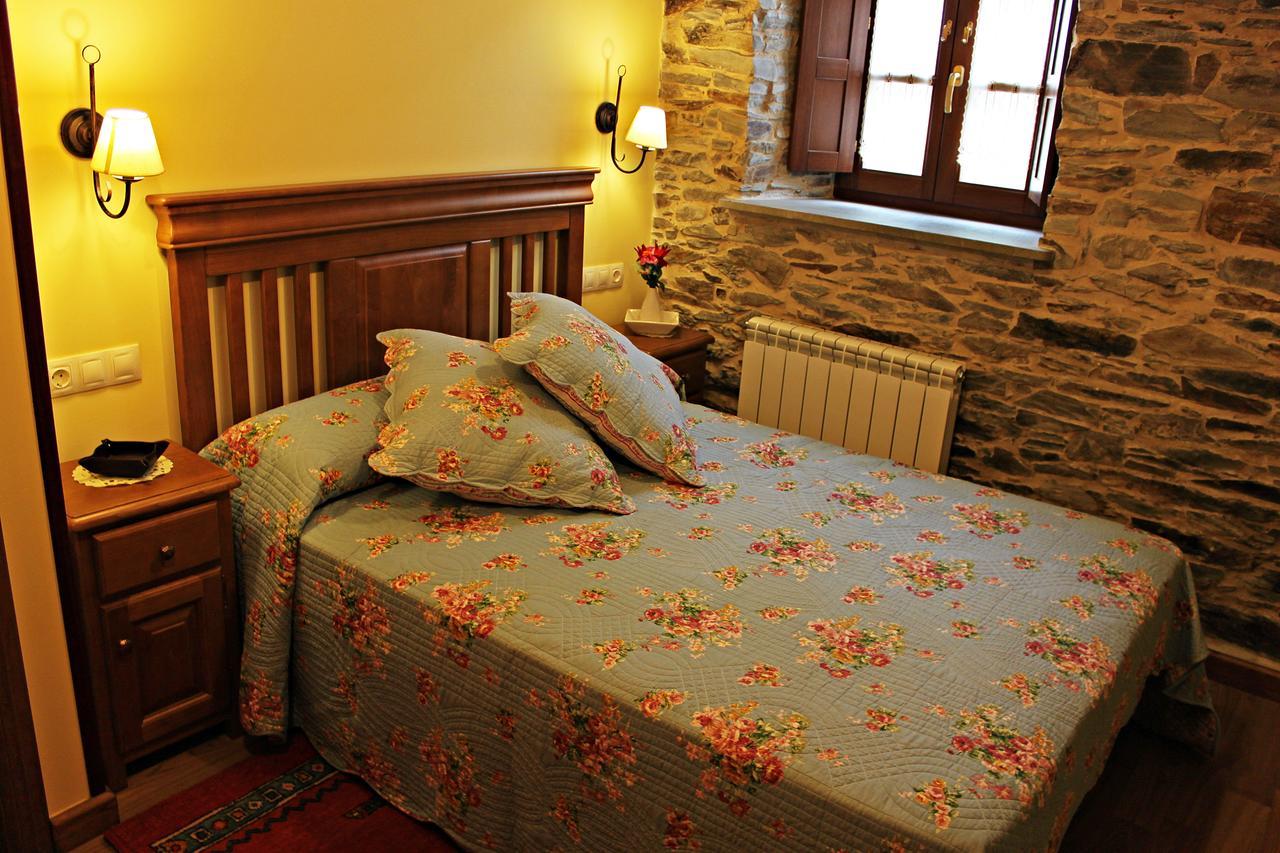 Apartamentos El Llago Boal Luaran gambar