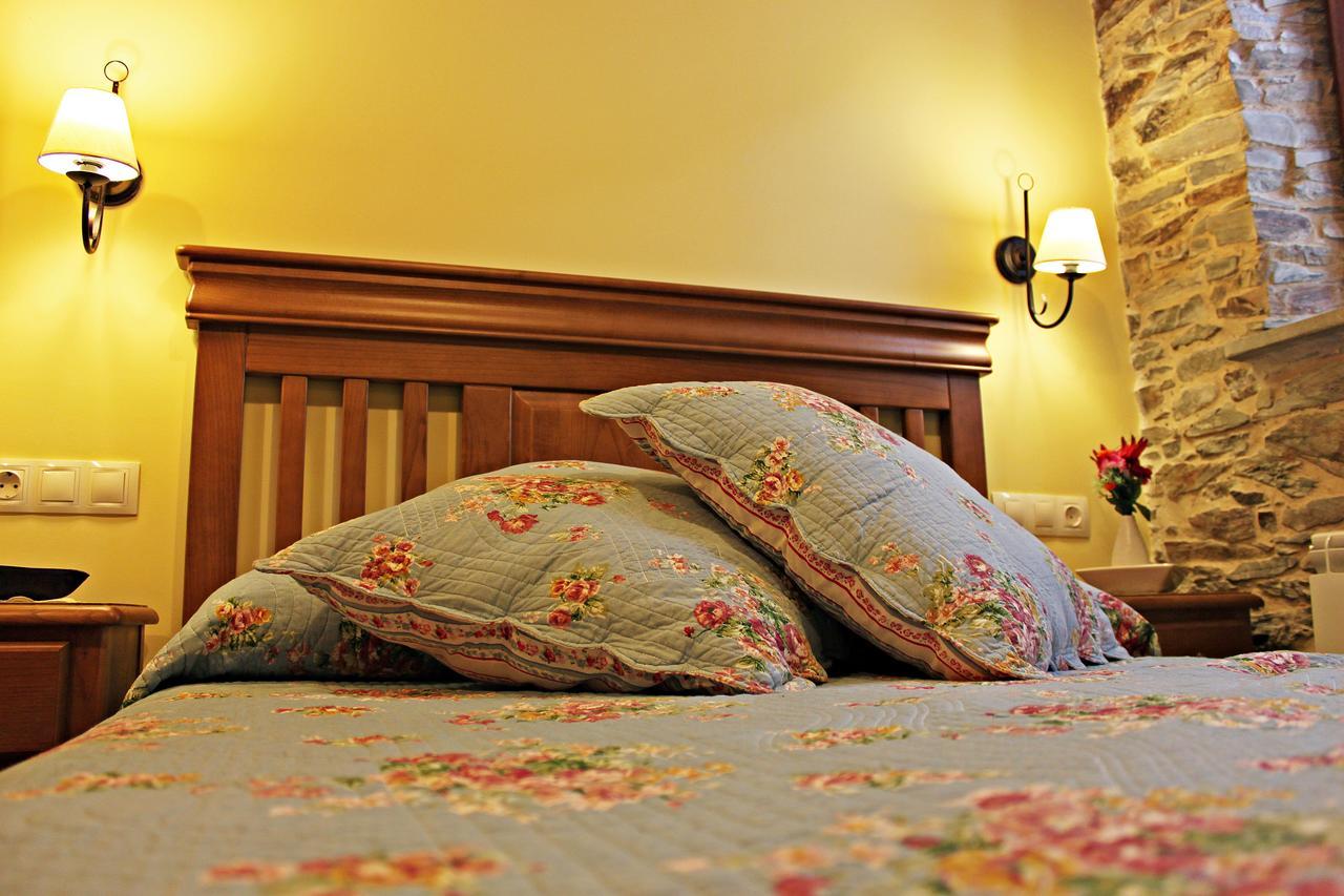 Apartamentos El Llago Boal Luaran gambar