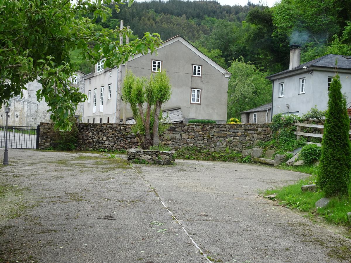 Apartamentos El Llago Boal Luaran gambar