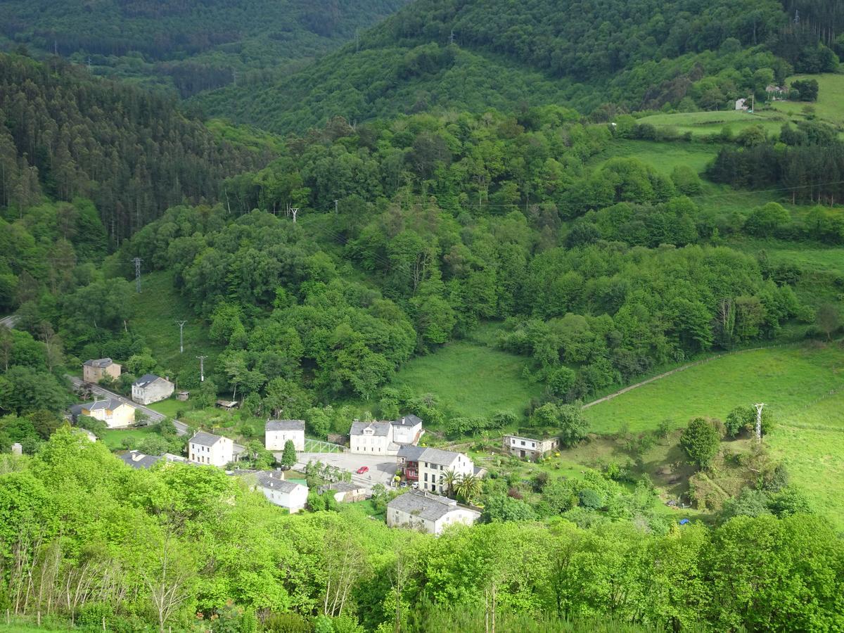 Apartamentos El Llago Boal Luaran gambar